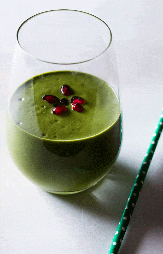 Pomegranate, Kale and Coconut Smoothie