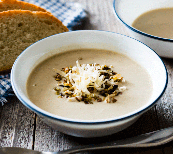 Slow Cooker Potato Leek and Cheddar Soup