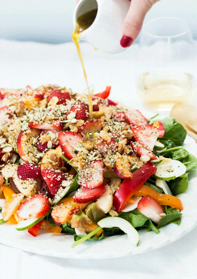 Spinach Strawberry Pecan Salad
