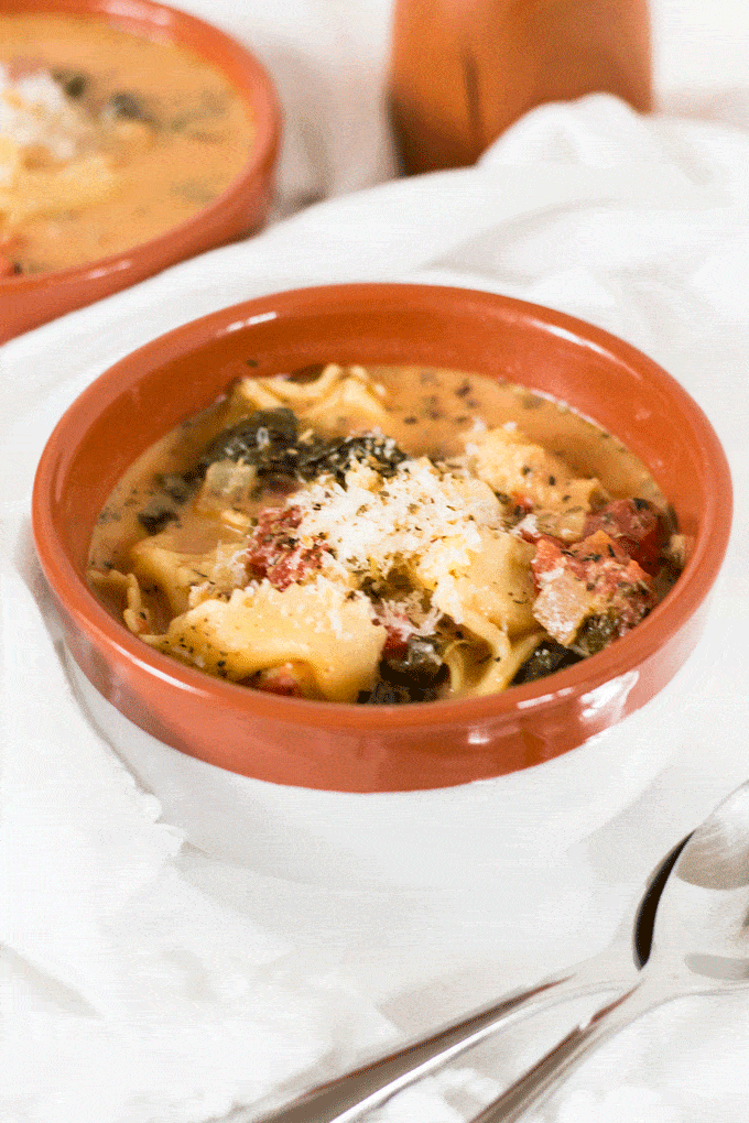 Tortellini and Creamy Garlic Soup
