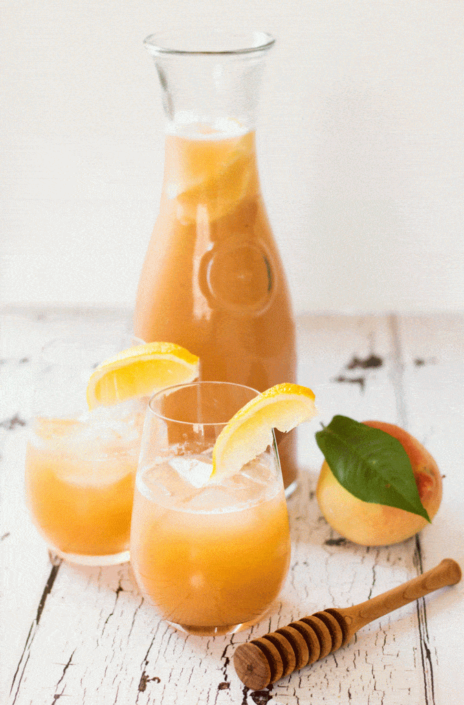 Fresh Peach and Honey Lemonade