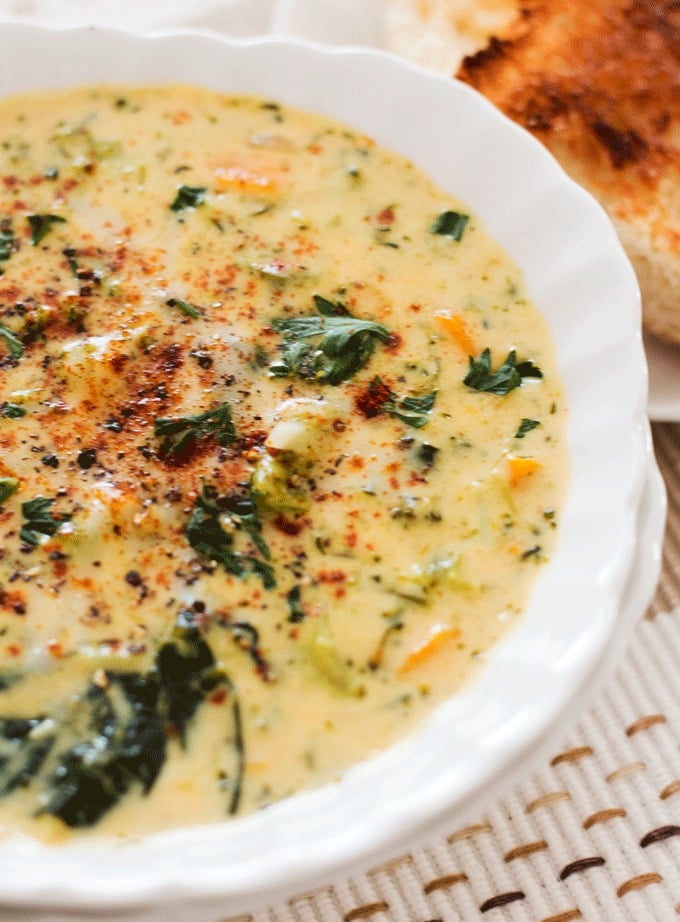 Instant Pot Broccoli Cheese Soup