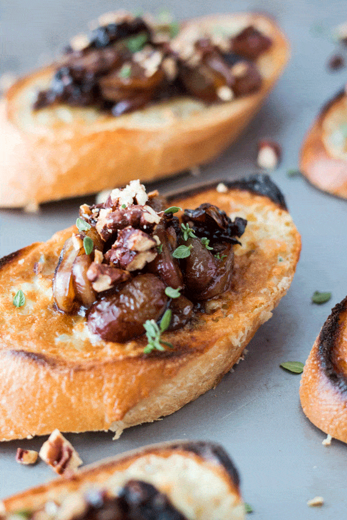 Blue Cheese Crostini with Roasted Grapes
