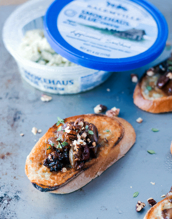 Blue Cheese Crostini with Roasted Grapes
