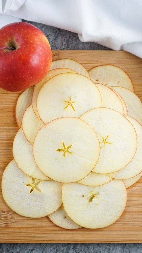 Thinly sliced apple rounds for making apple chips